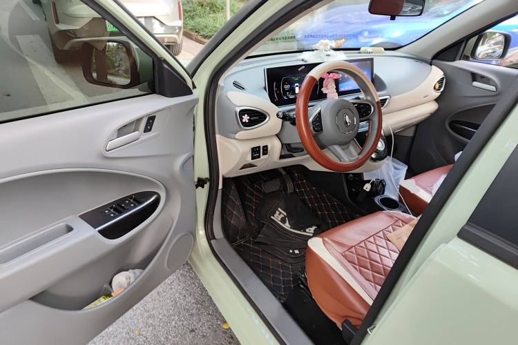 Used ORA White Cat 2022 Upgraded Model 305km Range Luxury Version Lithium-Ion Battery Driver Seat
