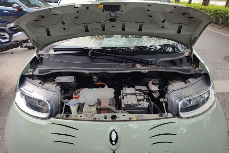 Used ORA White Cat 2022 Upgraded Model 305km Range Luxury Version Lithium-Ion Battery Engine Bay