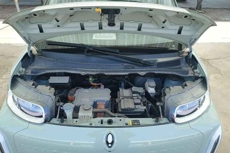 Used ORA White Cat 2022 Xiaoyue Mao Edition 401 km Flagship Model Lithium Ternary Engine Bay