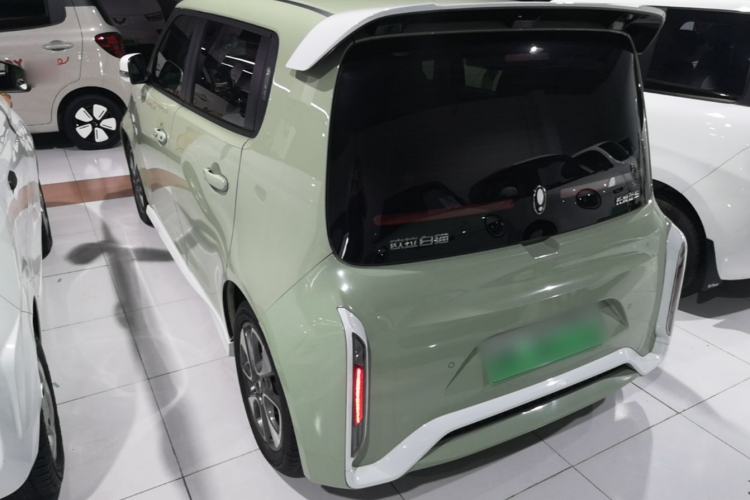 Used ORA White Cat 2022 Xiaoyue Mao Edition 360 km Luxury Model Lithium NMC Exterior 2