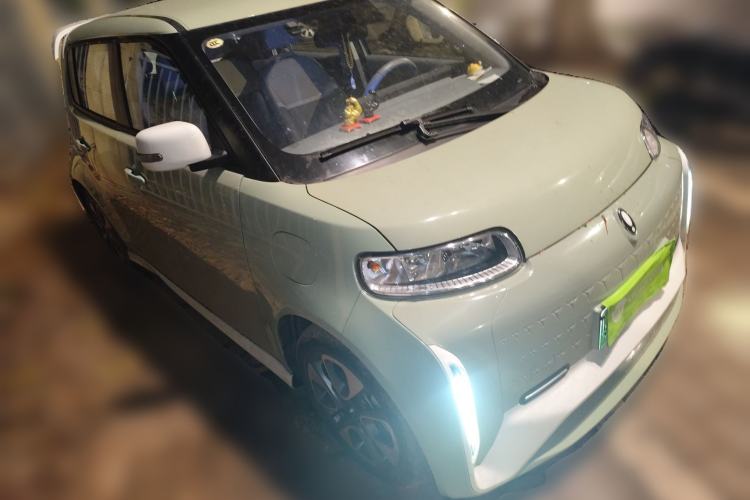 Used ORA White Cat 2022 Xiaoyue Mao Edition 360 km Luxury Model Lithium NMC Front Right 45 Deg