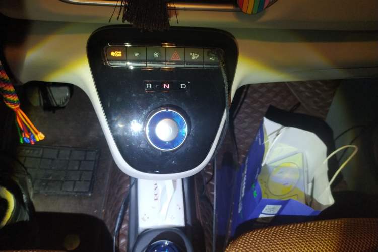 Used ORA White Cat 2022 Xiaoyue Mao Edition 360 km Luxury Model Lithium NMC Gear Lever