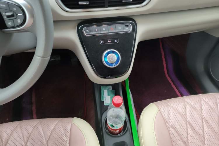 Used ORA White Cat 2022 Upgraded Model 305km Range Luxury Version Lithium-Ion Battery Gear Lever