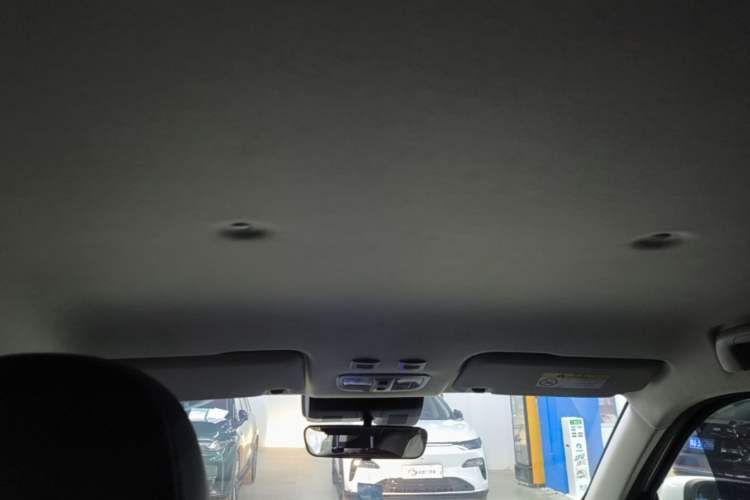 Used ORA White Cat 2022 Xiaoyue Mao Edition 401 km Flagship Model Lithium Ternary Headliner