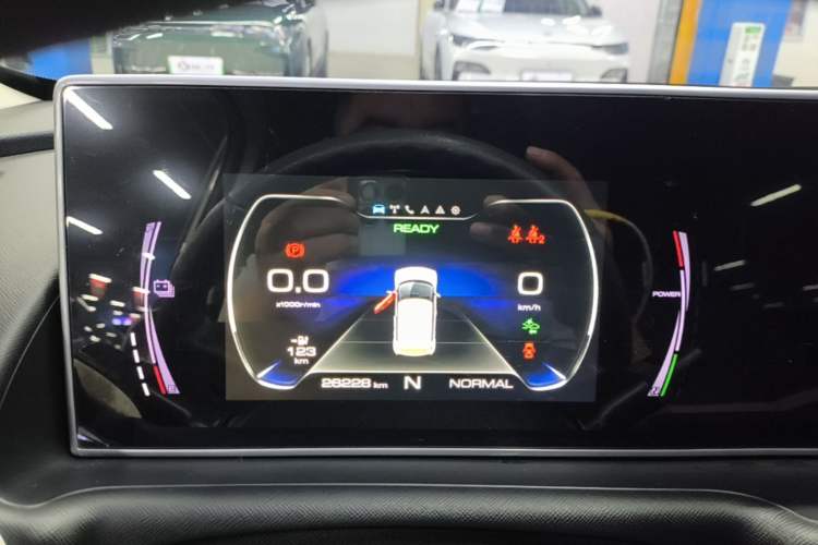 Used ORA White Cat 2022 Xiaoyue Mao Edition 401 km Flagship Model Lithium Ternary Instrument Cluster