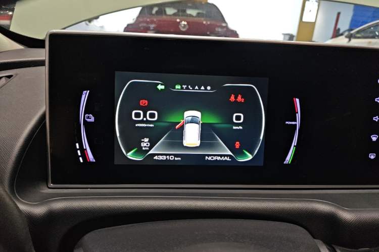 Used ORA White Cat 2022 Xiaoyue Mao Edition 360 km Luxury Model Lithium NMC Instrument Cluster