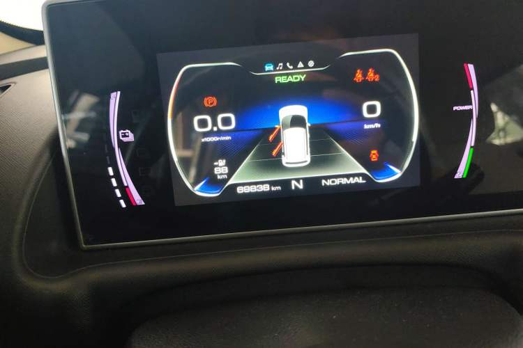 Used ORA White Cat 2022 Upgraded Model 305km Range Luxury Version Lithium-Ion Battery Instrument Cluster