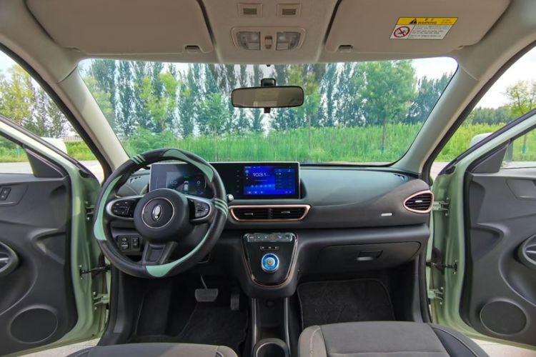 Used ORA White Cat 2022 Upgraded Model 305km Range Luxury Version Lithium-Ion Battery Interior 1