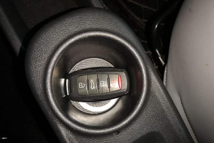 Used ORA White Cat 2022 Xiaoyue Mao Edition 360 km Luxury Model Lithium NMC Interior 1