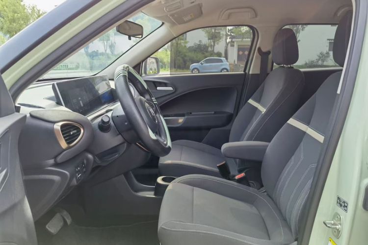Used ORA White Cat 2022 Upgraded Model 305km Range Luxury Version Lithium-Ion Battery Interior 2