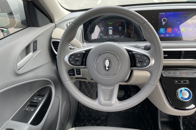 Used ORA White Cat 2022 Xiaoyue Mao Edition 360 km Luxury Model Lithium NMC Interior 2