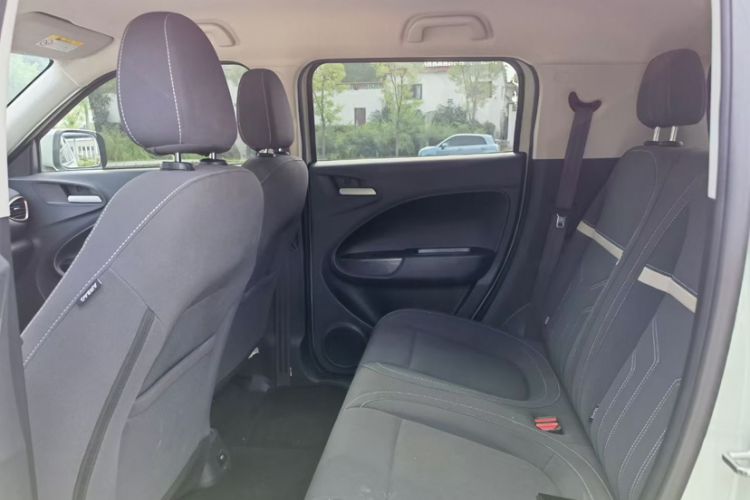 Used ORA White Cat 2022 Upgraded Model 305km Range Luxury Version Lithium-Ion Battery Interior 3
