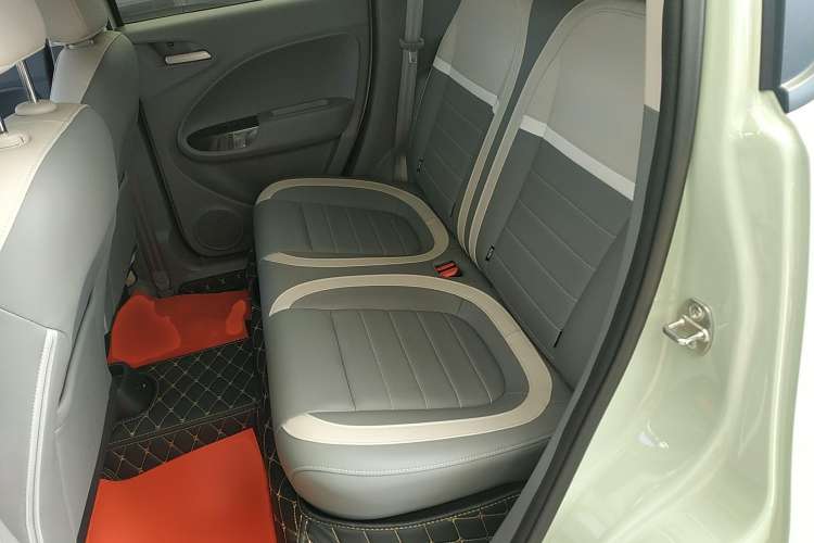 Used ORA White Cat 2022 Xiaoyue Mao Edition 401 km Flagship Model Lithium Ternary Interior 4