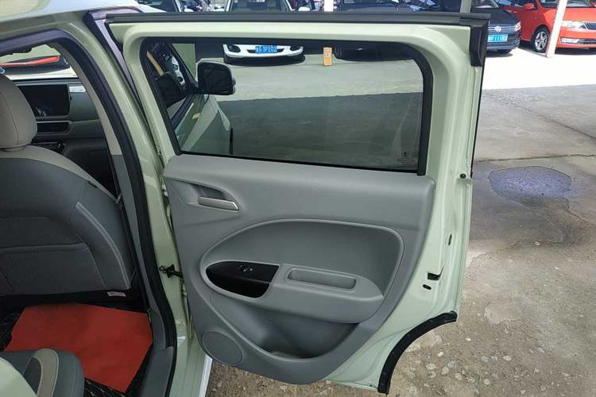Used ORA White Cat 2022 Xiaoyue Mao Edition 401 km Flagship Model Lithium Ternary Interior 6