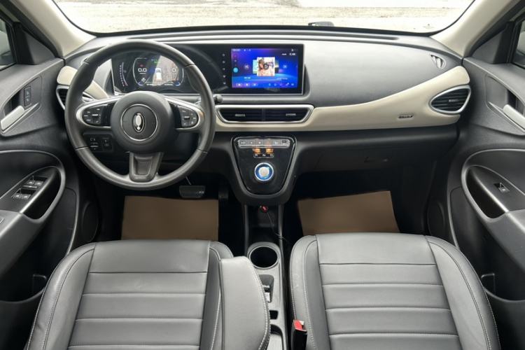 Used ORA White Cat 2022 Xiaoyue Mao Edition 360 km Luxury Model Lithium NMC Interior 8
