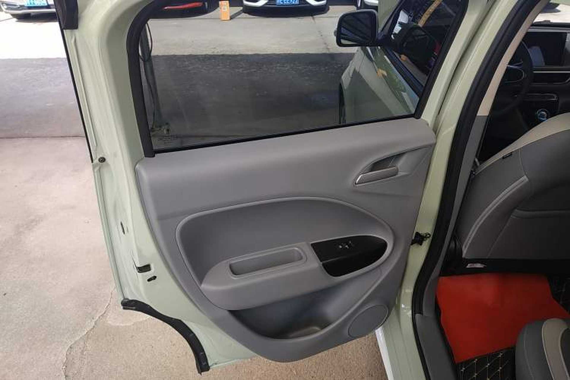 Used ORA White Cat 2022 Xiaoyue Mao Edition 401 km Flagship Model Lithium Ternary Interior 8