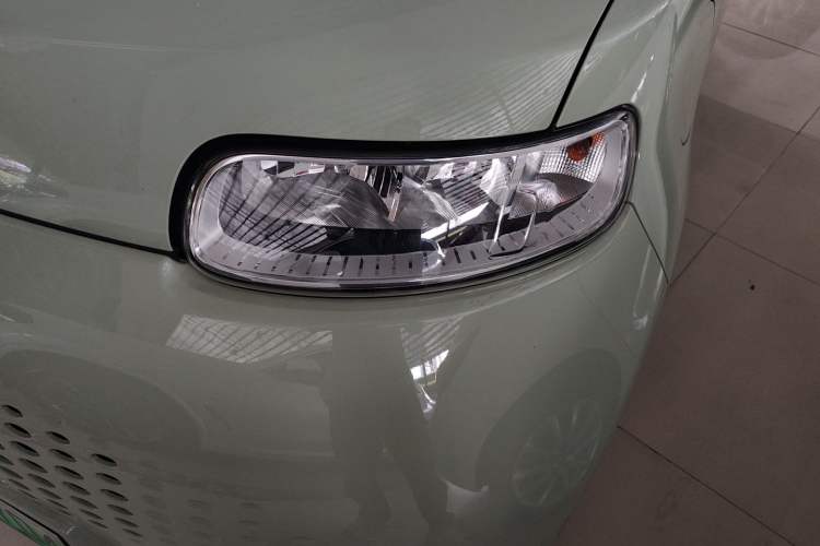 Used ORA White Cat 2022 Upgraded Model 305km Range Luxury Version Lithium-Ion Battery Left Front Headlight