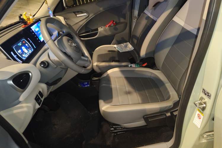 Used ORA White Cat 2022 Xiaoyue Mao Edition 360 km Luxury Model Lithium NMC Left Front Seat