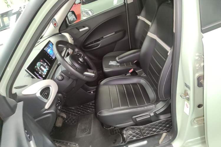 Used ORA White Cat 2022 Xiaoyue Mao Edition 360 km Luxury Model Lithium NMC Left Front Seat