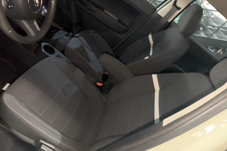 Used ORA White Cat 2022 Upgraded Model 305km Range Luxury Version Lithium-Ion Battery Left Front Seat