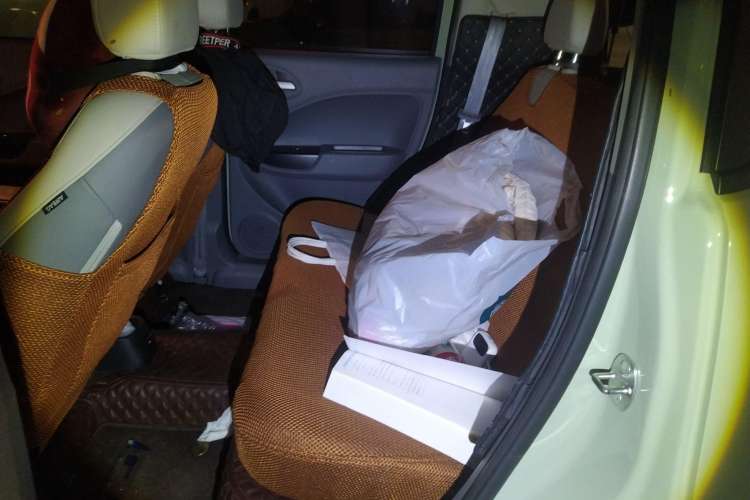 Used ORA White Cat 2022 Xiaoyue Mao Edition 360 km Luxury Model Lithium NMC Left Rear Seat
