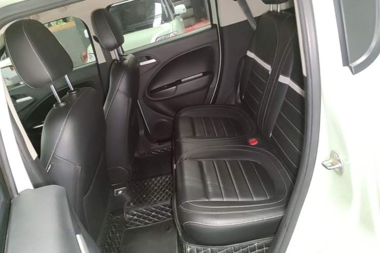 Used ORA White Cat 2022 Xiaoyue Mao Edition 360 km Luxury Model Lithium NMC Left Rear Seat