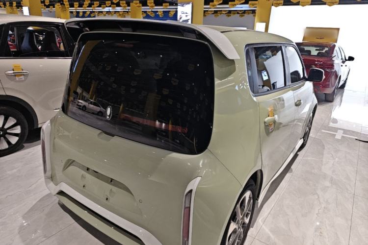 Used ORA White Cat 2022 Xiaoyue Mao Edition 360 km Luxury Model Lithium NMC Rear Right 45 Deg
