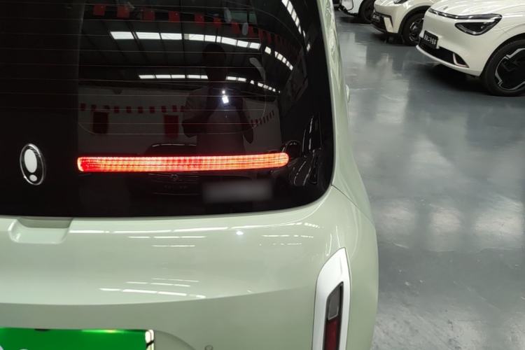 Used ORA White Cat 2022 Xiaoyue Mao Edition 360 km Luxury Model Lithium NMC Right Rear Taillight