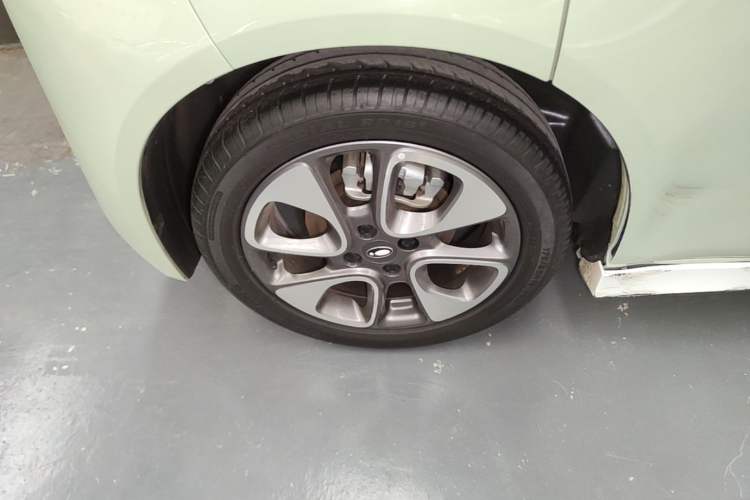 Used ORA White Cat 2022 Xiaoyue Mao Edition 360 km Luxury Model Lithium NMC Right Rear Wheel Hub