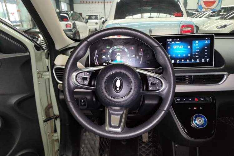 Used ORA White Cat 2022 Xiaoyue Mao Edition 360 km Luxury Model Lithium NMC Steering Wheel