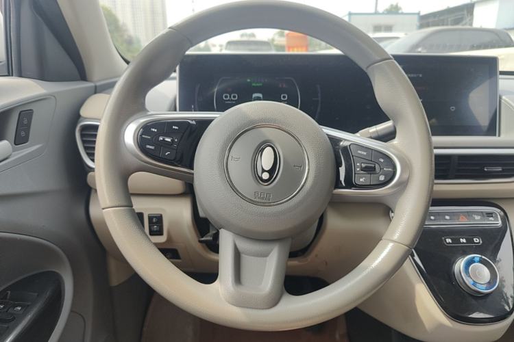 Used ORA White Cat 2022 Xiaoyue Mao Edition 360 km Luxury Model Lithium NMC Steering Wheel