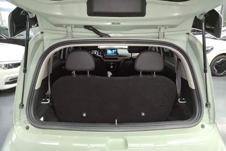 Used ORA White Cat 2022 Xiaoyue Mao Edition 360 km Luxury Model Lithium NMC Trunk