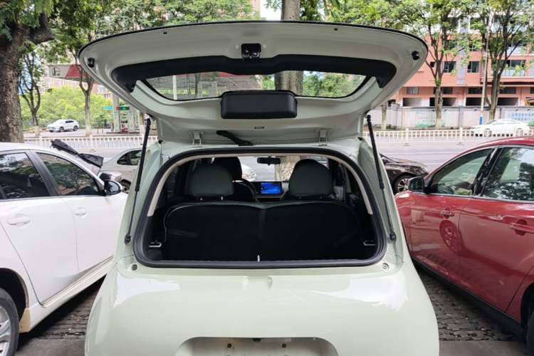 Used ORA White Cat 2022 Upgraded Model 305km Range Luxury Version Lithium Iron Phosphate Trunk
