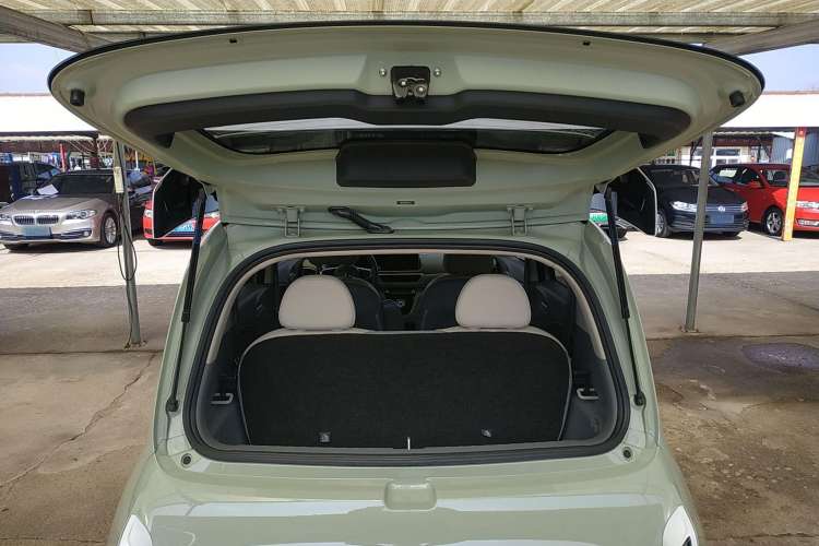 Used ORA White Cat 2022 Xiaoyue Mao Edition 401 km Flagship Model Lithium Ternary Trunk