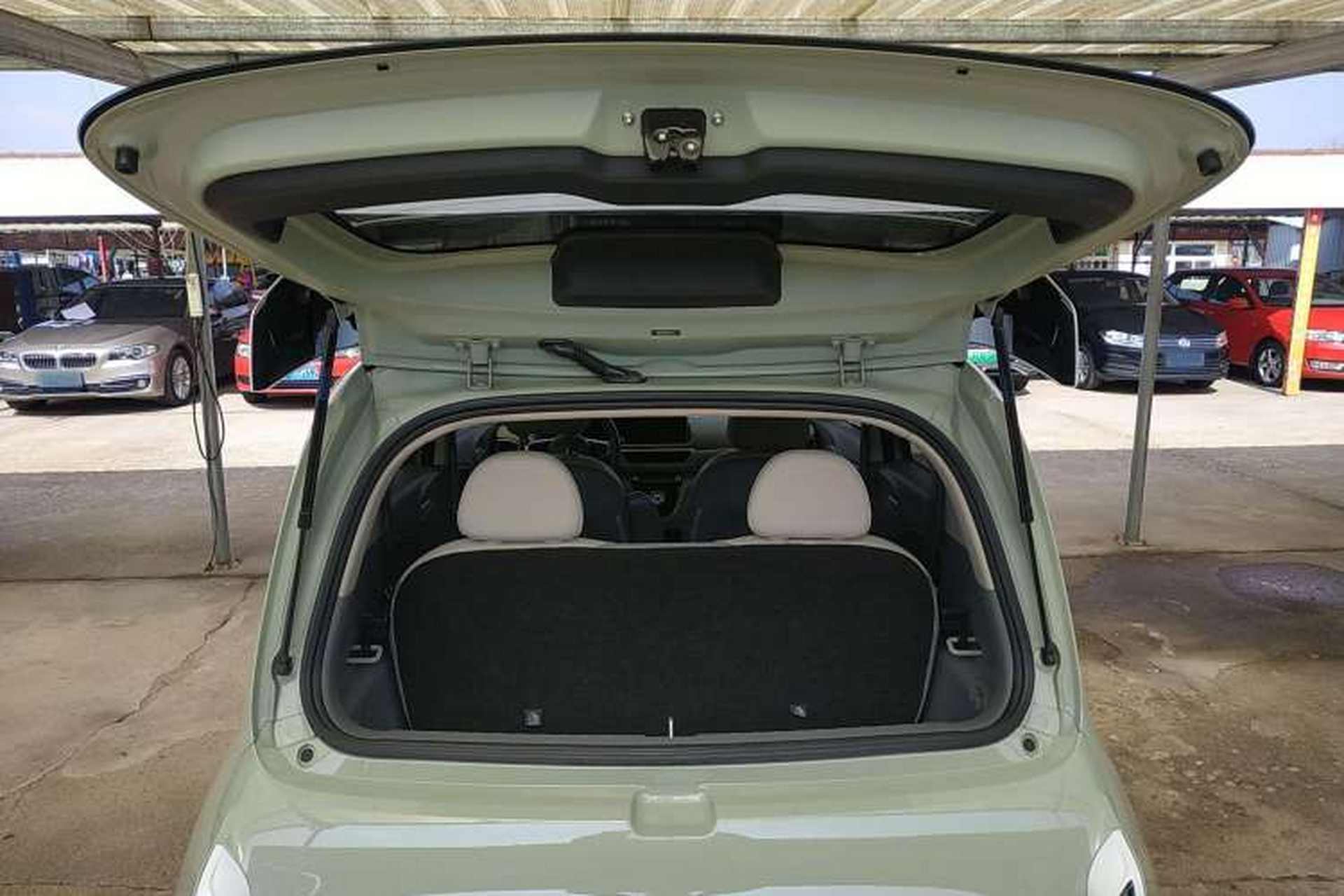 Used ORA White Cat 2022 Xiaoyue Mao Edition 401 km Flagship Model Lithium Ternary Trunk