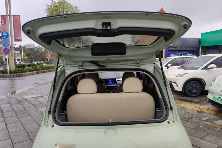 Used ORA White Cat 2022 Upgraded Model 305km Range Luxury Version Lithium-Ion Battery Trunk