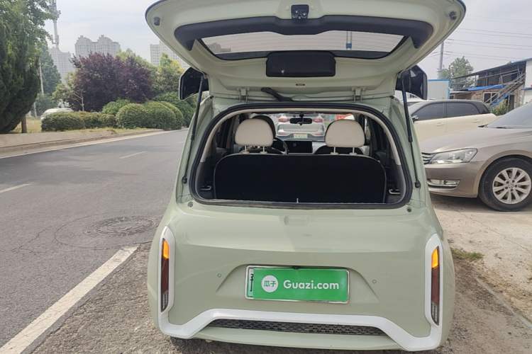 Used ORA White Cat 2022 Xiaoyue Mao Edition 360 km Luxury Model Lithium NMC Trunk