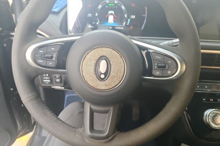 Used ORA White Cat 2022 Xiaoyue Mao Edition 360 km Luxury Model Lithium NMC Steering Wheel