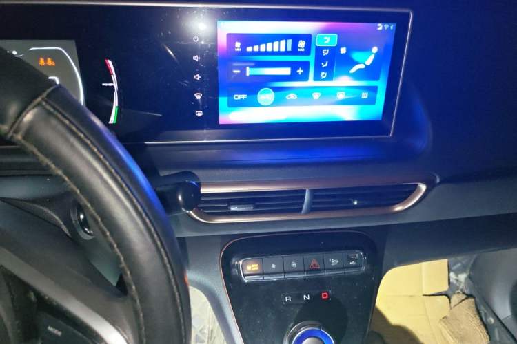Used ORA White Cat 2022 Xiaoyue Mao Edition 360 km Luxury Model Lithium NMC Audio And AC Panel