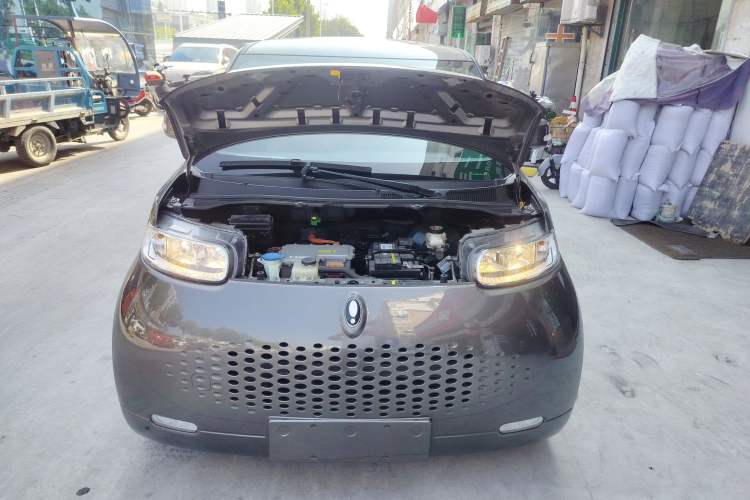 Used ORA White Cat 2022 Upgraded Model 305km Comfort Version Lithium-Ion Battery Engine Bay