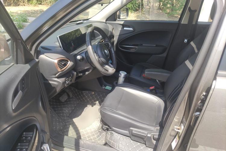 Used ORA White Cat 2022 Xiaoyue Mao Edition 360 km Luxury Model Lithium NMC Left Front Seat