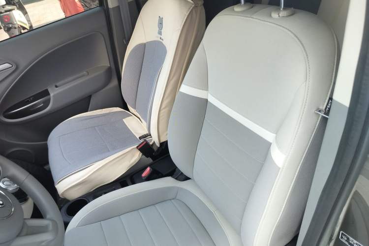 Used ORA White Cat 2022 Upgraded Model 305km Comfort Version Lithium-Ion Battery Left Front Seat