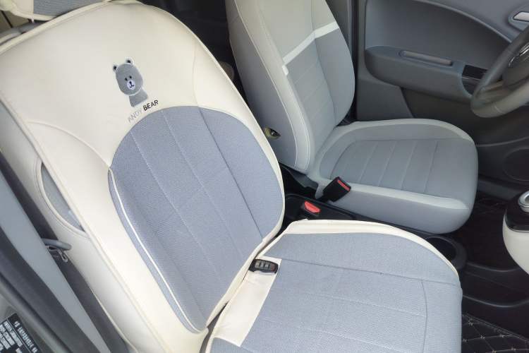 Used ORA White Cat 2022 Upgraded Model 305km Comfort Version Lithium-Ion Battery Right Front Seat