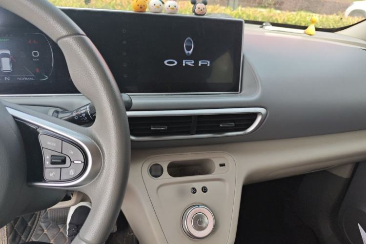 Used ORA White Cat 2022 Upgraded Model 305km Range Luxury Version Lithium-Ion Battery Audio And AC Panel