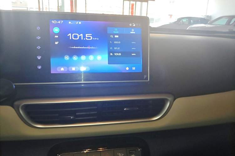Used ORA White Cat 2022 Xiaoyue Mao Edition 360 km Luxury Model Lithium NMC Audio And AC Panel
