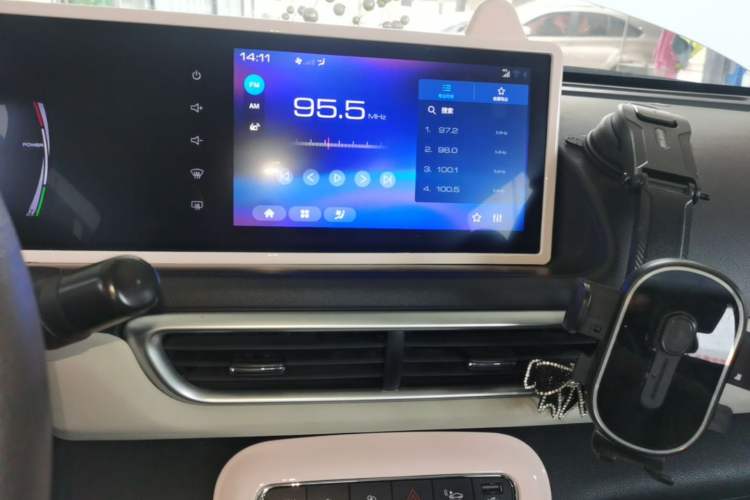 Used ORA White Cat 2022 Upgraded Model 305km Comfort Version Lithium-Ion Battery Audio And AC Panel