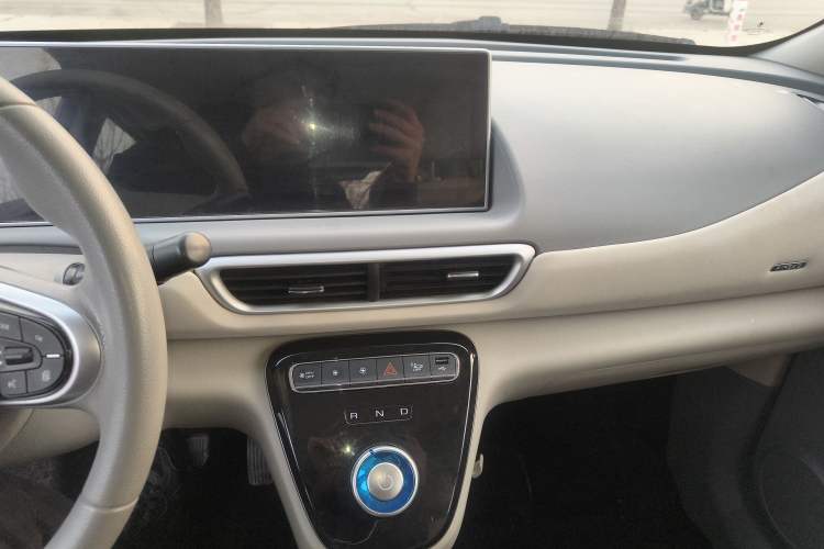 Used ORA White Cat 2022 Xiaoyue Mao Edition 360 km Luxury Model Lithium NMC Audio And AC Panel