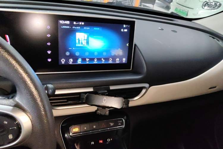 Used ORA White Cat 2022 Upgraded Model 305km Range Luxury Version Lithium-Ion Battery Audio And AC Panel