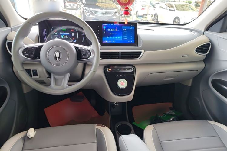 Used ORA White Cat 2022 Xiaoyue Mao Edition 360 km Luxury Model Lithium NMC Center Console