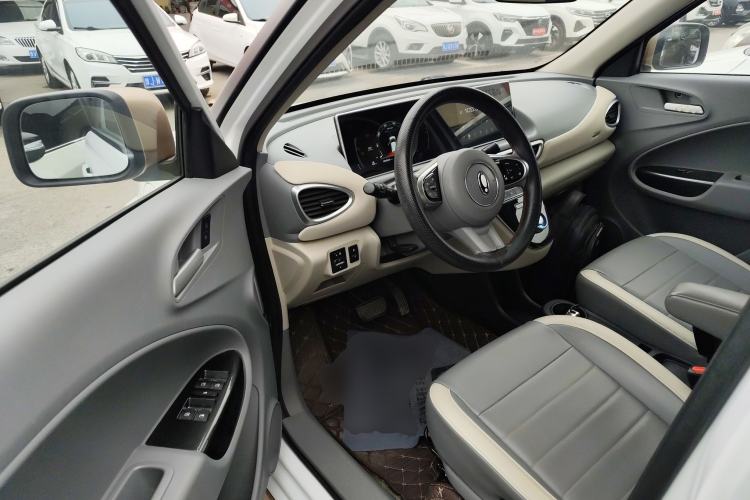 Used ORA White Cat 2022 Xiaoyue Mao Edition 360 km Luxury Model Lithium NMC Driver Seat